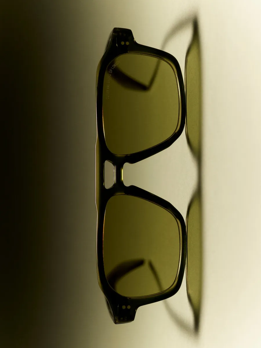 Cutler and Gross, olive dégradé