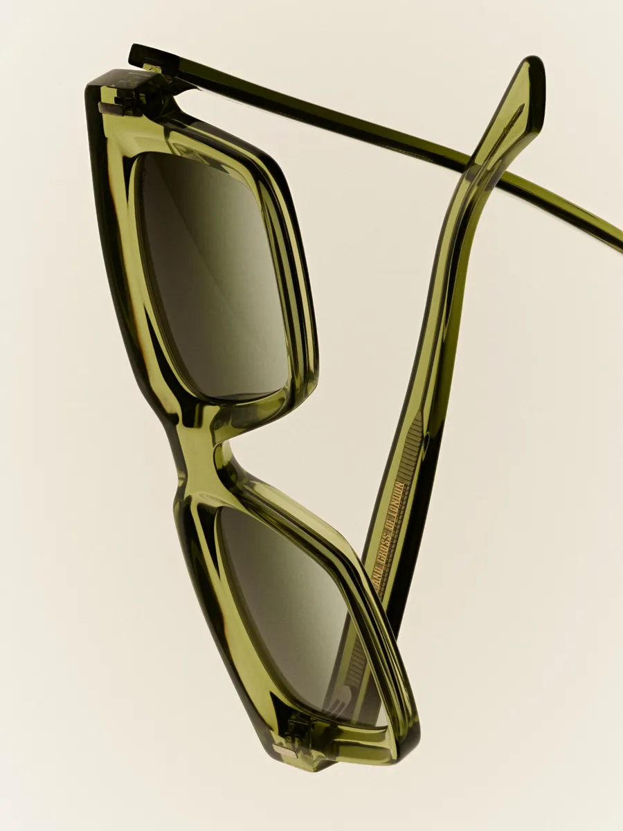 Cutler and Gross, olive, en équilibre
