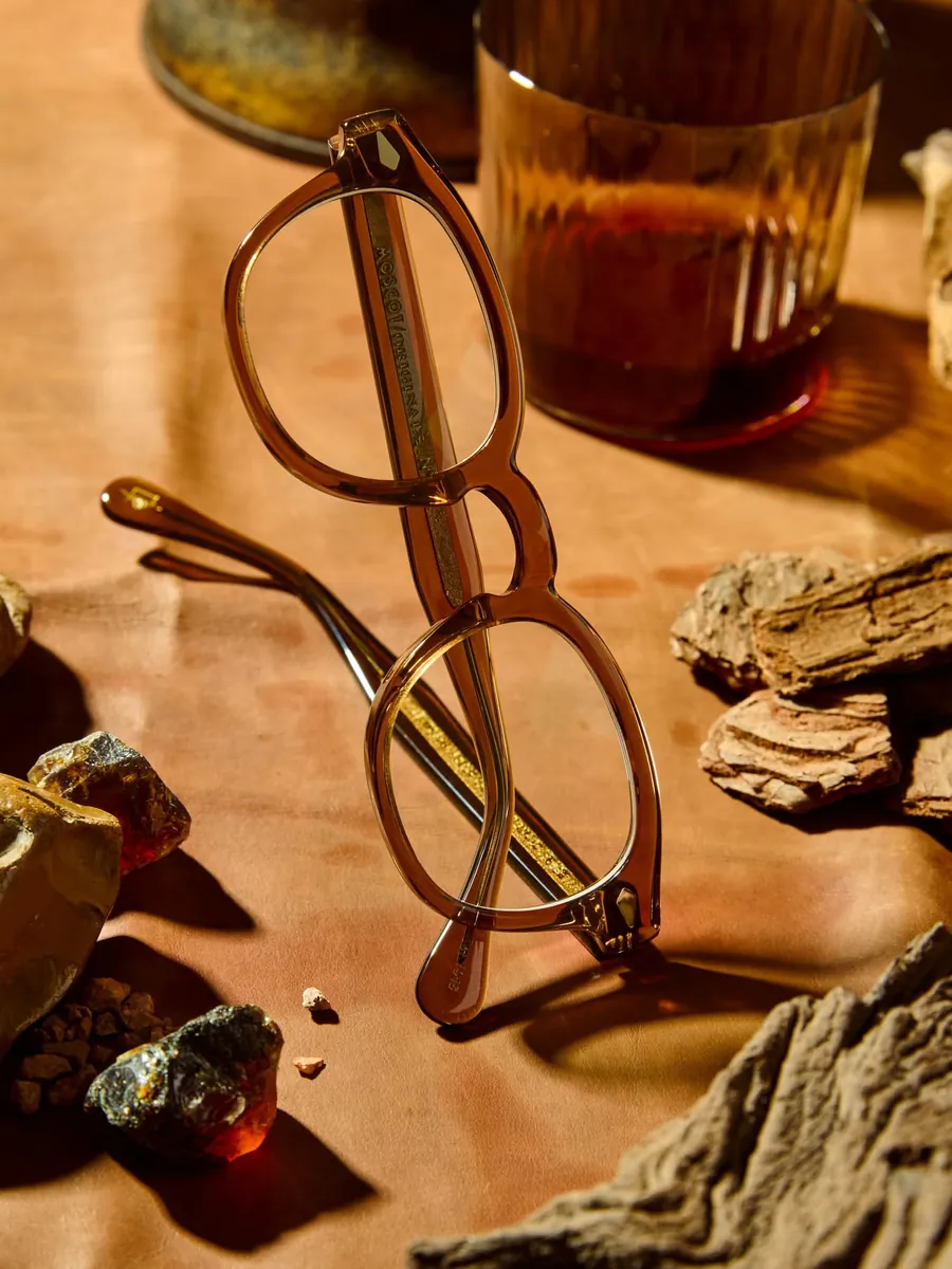 Moscot, ambre, pierres brutes